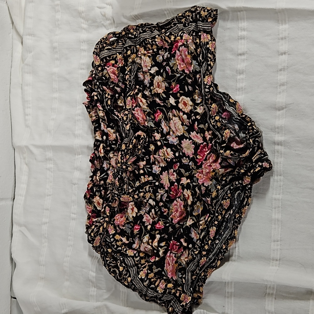 American Eagle Soft Flowy Floral Shorts with tie and elastic